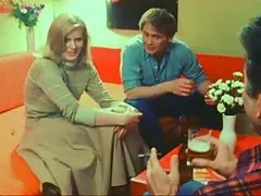 XXX Ξανθιά ώριμη με άδειο βυζιά saggy δισκέτα 2