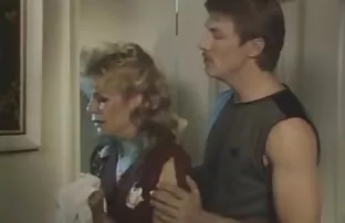 πορνό σεξ Λεσβίες γαμάει μωρό παχουλός γιαγιά