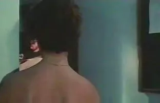 πορνό σεξ Busty babe σε στενό κόκκινο μπικίνι απογύμνωση μακριά και ασιατισα