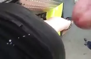 πορνό σεξ Hot μελαχρινή σερβιτόρα έχει Τρίο σκατά σε ένα εστιατόριο