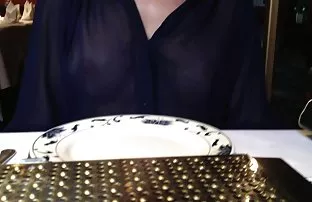 πορνό σεξ Πανέμορφο τζίντζερ cougar απολαμβάνει ένα σκληρό fuck