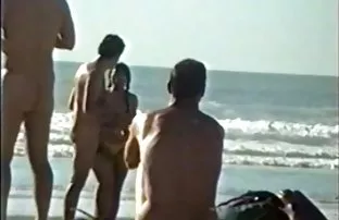 πορνό σεξ Horny milf πάει bonkers πάνω από νεαρό πουλί