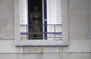 πορνό σεξ Μωρό σε κόκκινο κάλτσες στον καναπέ