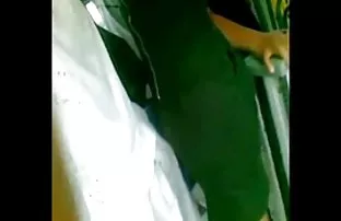 πορνό σεξ Πορνό παρθένο κεχριμπάρι: ευθεία μέχρι τον κώλο της, χωρίς λιπαντικό