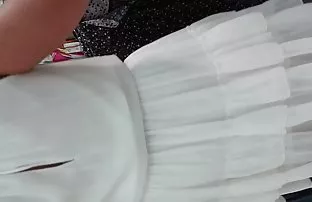 πορνό σεξ Μαυρες μιλφ Κάρμεν χρησιμοποιεί ένα παιχνίδι, στον κόλπο της