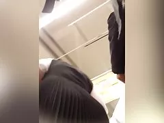 πορνό σεξ Busty ξανθιά έχει γλείψιμο συνεδρία με μια μελαχρινή στον καναπέ