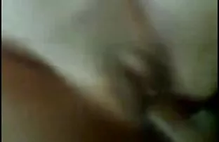 πορνό σεξ Γαλακτώδες δέρμα κοκκινομάλλα παίρνει το μουνί γεμάτο με σκληρό μαύρο πουλί