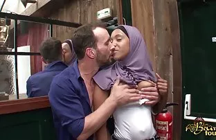 πορνό σεξ Μελαχροινή Μιλφ με γυαλια