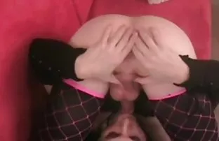 πορνό σεξ Busty γιαγιά σε κάλτσες παίρνει τριχωτό μουνί σκατά