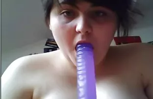 πορνό σεξ Hottie σε θερμότητα βρίσκεται σε ένα μεγάλο κρουνός