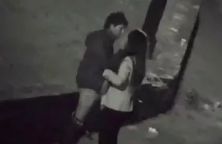 πορνό σεξ Fondled και σκατά από πίσω στο γραφείο