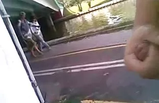 πορνό σεξ Ξανθιά cougar ξέρει πώς να παρακαλώ έναν νεότερό του άνδρα