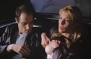 πορνό σεξ Εκπληκτική ξανθιά σε κάλτσες παίρνει σκατά σκληρό σκυλάκι στυλ