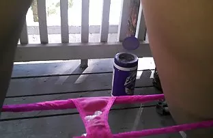 πορνό σεξ Εντυπωσιακή και όμορφη κοκκινομάλλα δίνει πόδι δουλειά και βιδώνεται