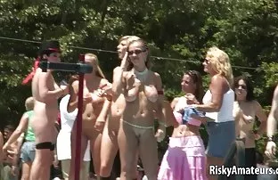 πορνό σεξ Ren mizumori στο μπικίνι δίνοντας Πίπα και πουτσες καμπούρα